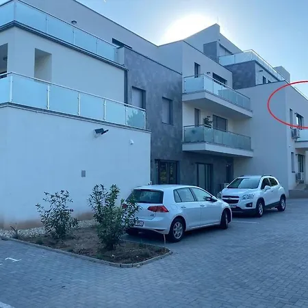 Aranyhid Apartment *