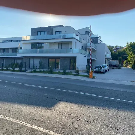 Aranyhid Apartment *